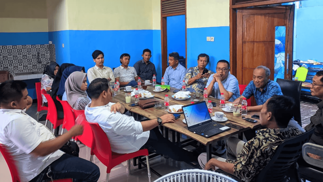 Konsolidasi Mitra YMKS di Kantor Yayasan